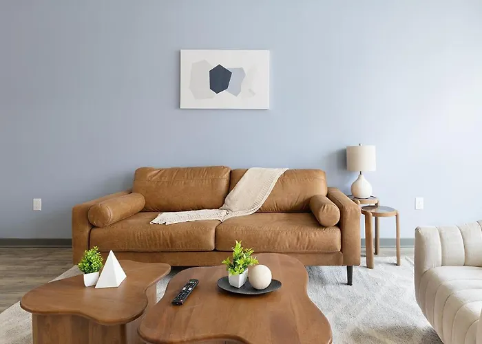 Landing Beautiful 1bd Gym Game Apartment