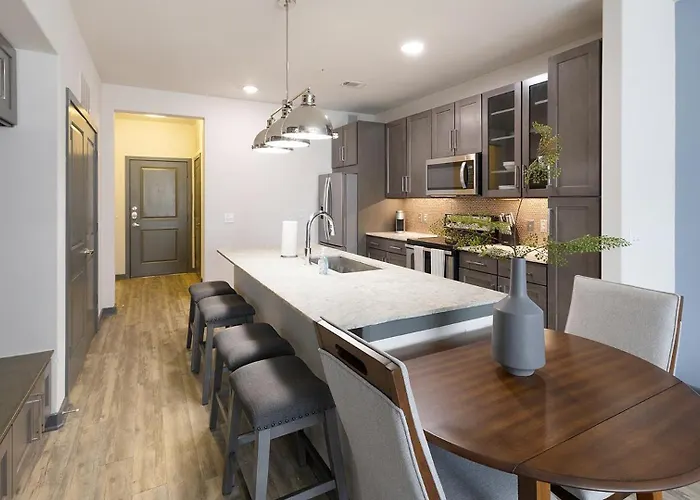 Landing Beautiful 1bd Gym Game Apartment *