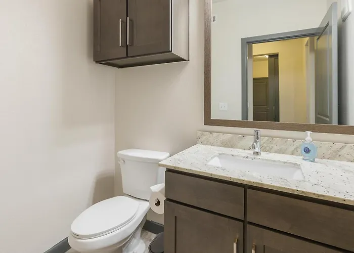 Landing Beautiful 1bd Gym Game Apartment Fort Worth