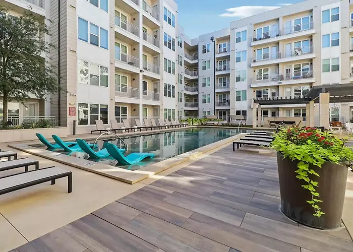 Landing Beautiful 1bd Gym Game Apartment