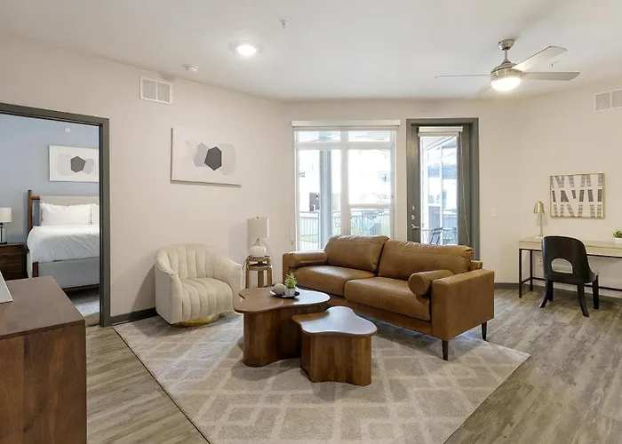 Landing Beautiful 1bd Gym Game Apartment