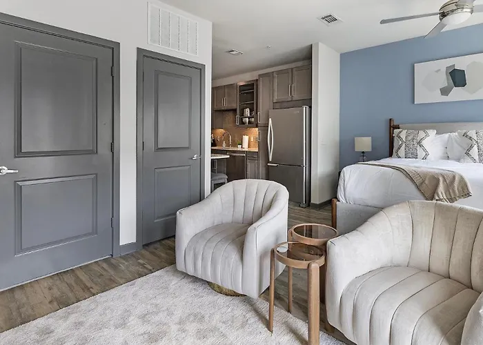 Landing Beautiful 1bd Gym Game Fort Worth