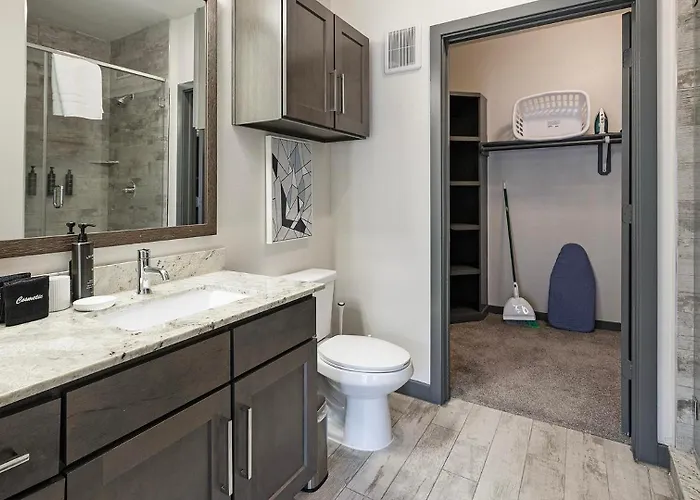 Landing Beautiful 1bd Gym Game * Fort Worth